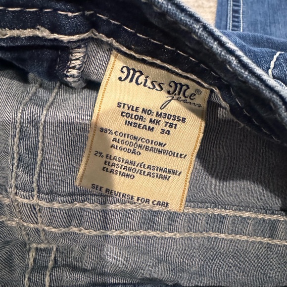 Miss Me Bootcut Jeans Size 32 | Embellished Cross Pockets | Distressed Hem - Picture 6 of 6